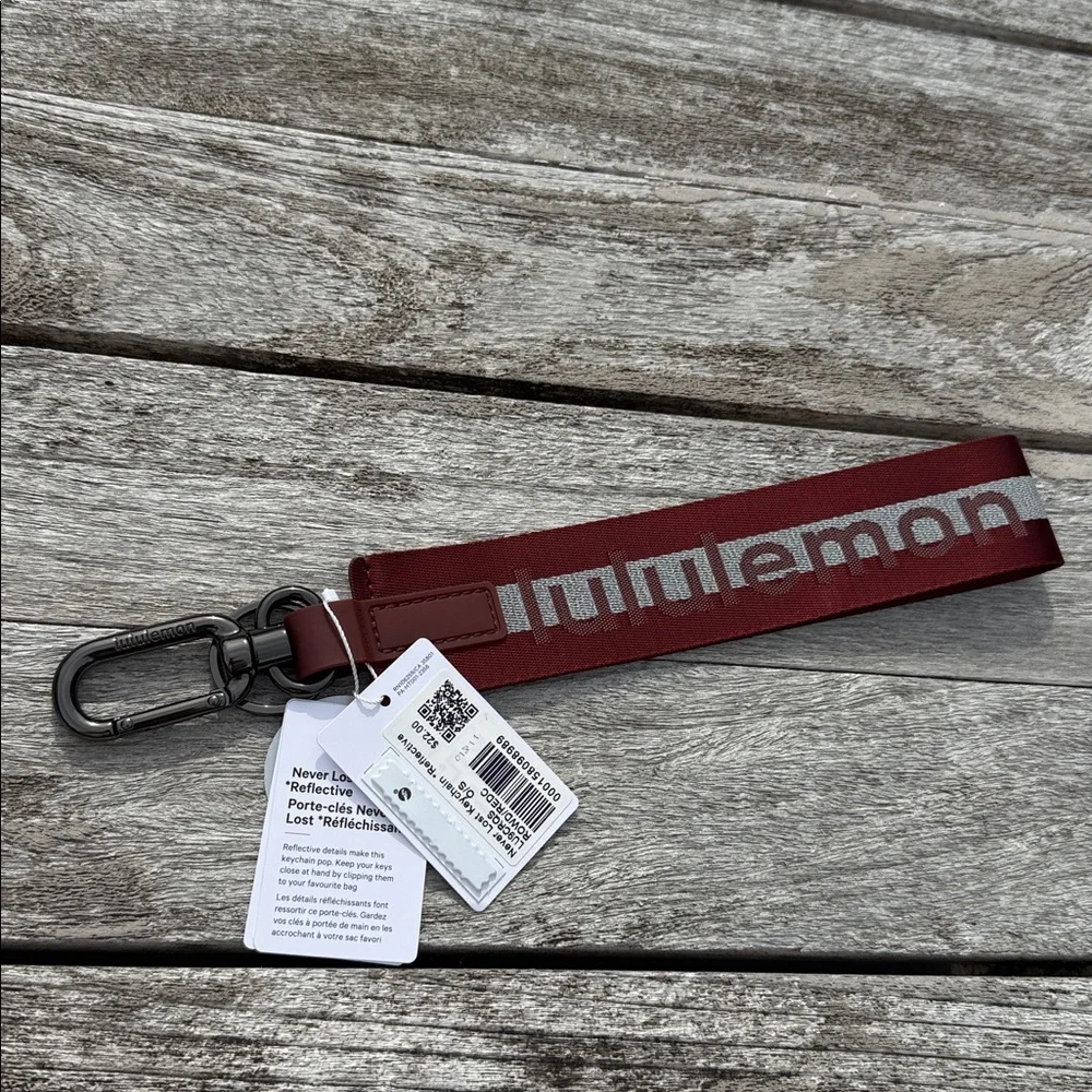 Lululemon‎ Never Lost Keychain Reflective Rockwood/Red Clay NWT